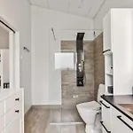 Gorgeous In With Wifi Holiday home *